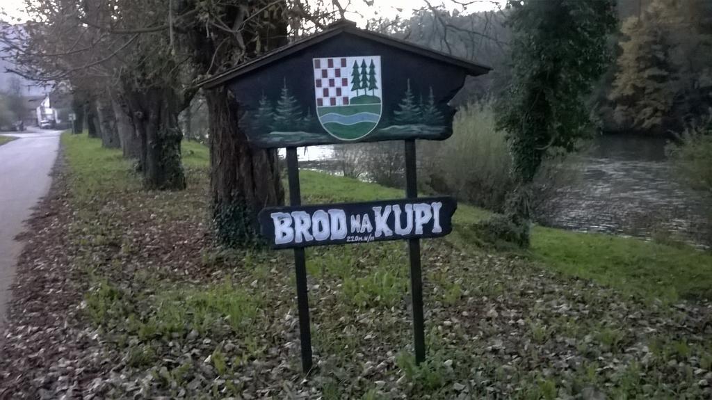 Holiday Home Vesna Brod na Kupi Exteriér fotografie